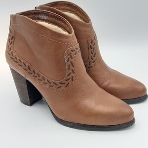 UGG Charlotte Brown Leather Ankle Boot.